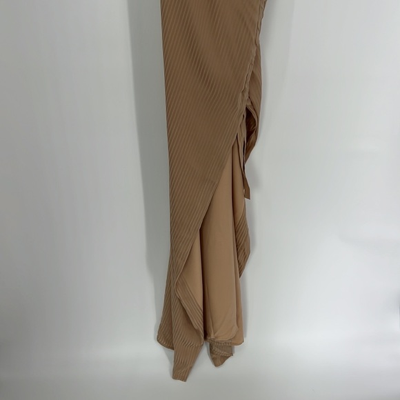 NBD Davis Gown in Nude - Picture 7 of 11